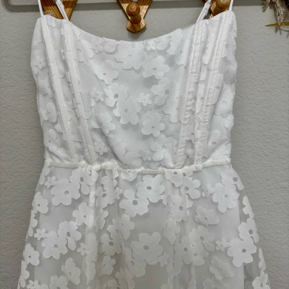 Lucy in the Sky White Mini Dress - Picture 5 of 11